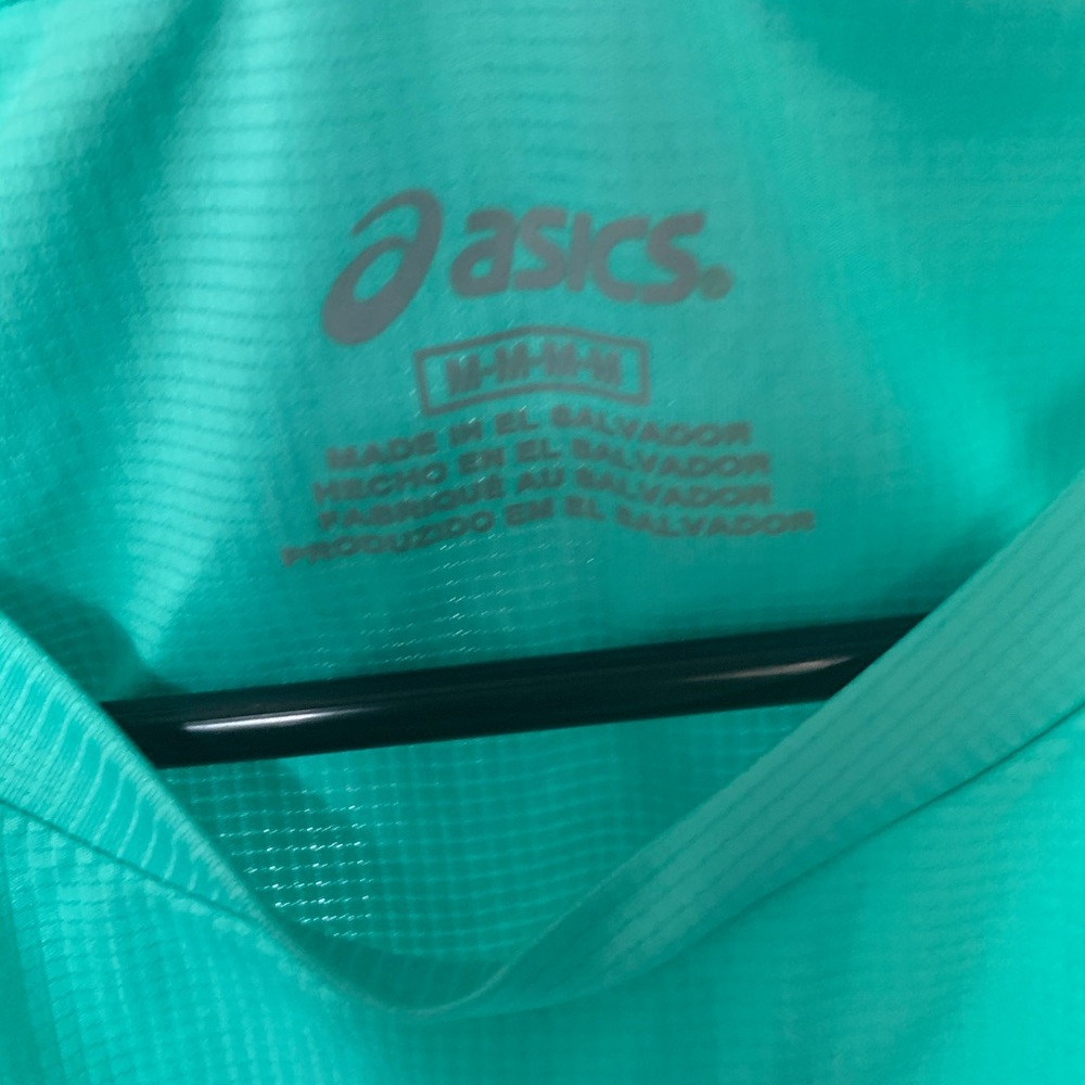 ASICS workout top - Picture 3 of 3